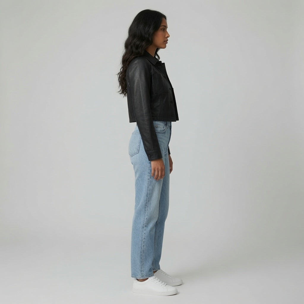 Damen-Truckerjacke aus echtem Leder in Schwarz, verkürzt | Moderne Lederjacke mit Knopfleiste